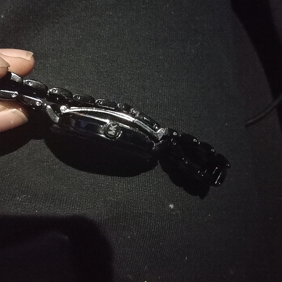 Michael Kors Watch - Picture 5 of 6